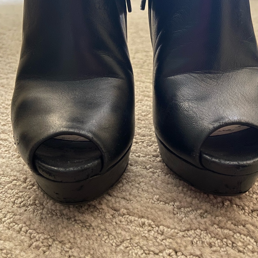 Gucci Peep toe booties